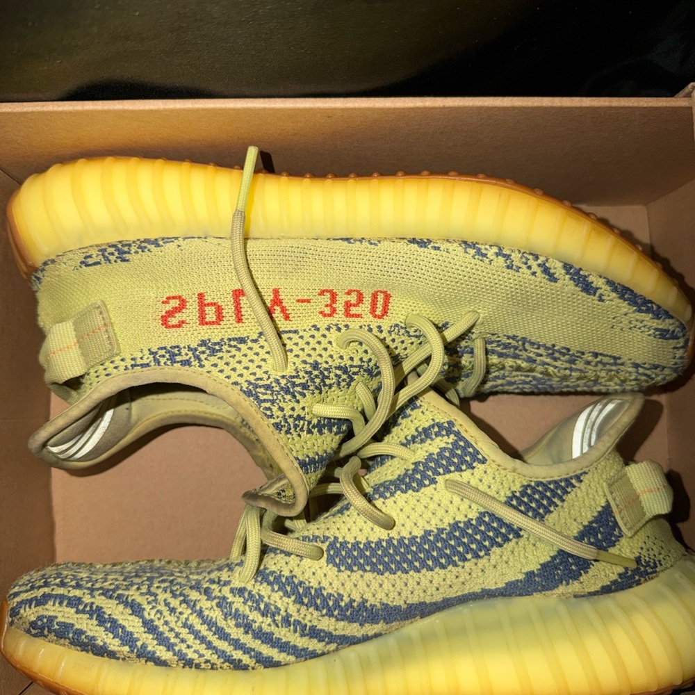 Adidas Yeezy Boost 350 V2 Semi Frozen Yellow